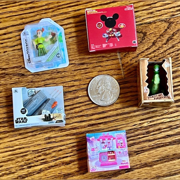 Disney Mini Brands toy lot - Picture 1 of 7